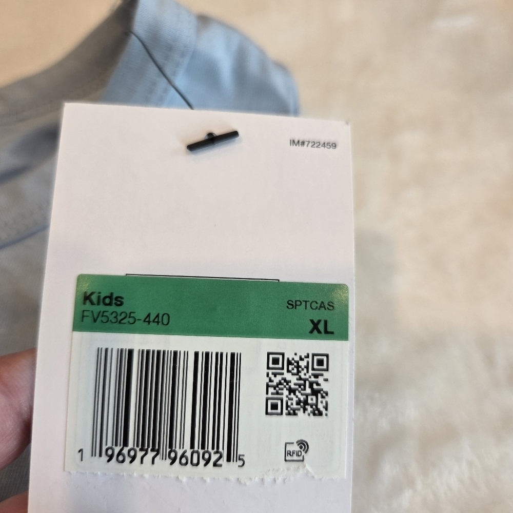 Nike Kids Sportswear Essential Tank Top Blue Size XL FV5325-440 New - Picture 9 of 9